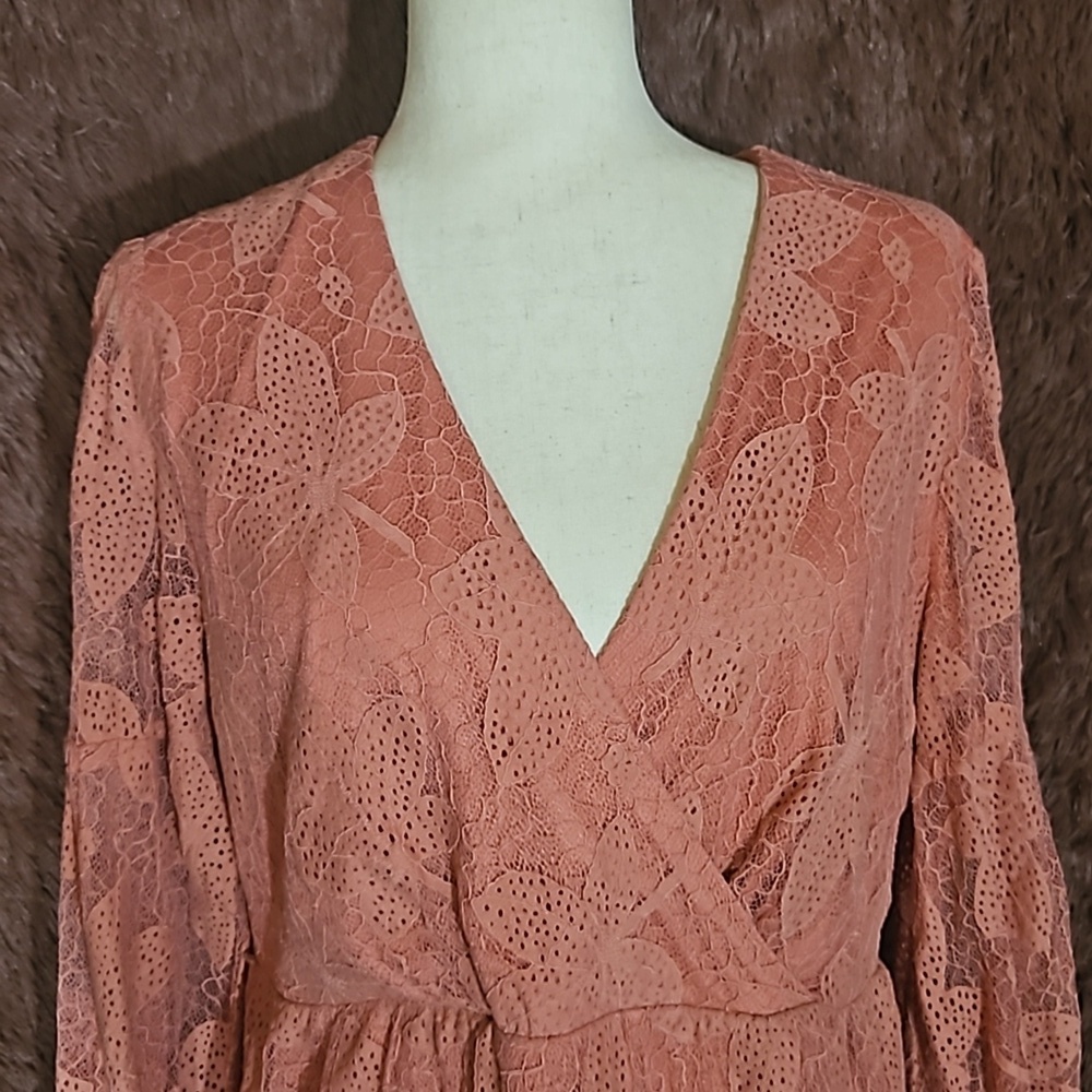 Highland Park Coral Floral Wrap Style Lace Dress - Picture 2 of 8